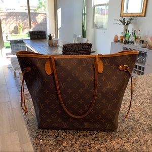 Authentic Louis Vuitton MM Neverfull monogram